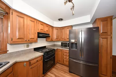 2964 S 104th St, West Allis, WI 53227 - Photo 4