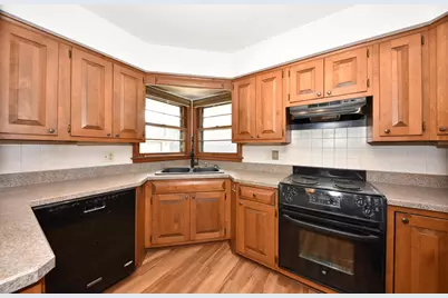 2964 S 104th St, West Allis, WI 53227 - Photo 2