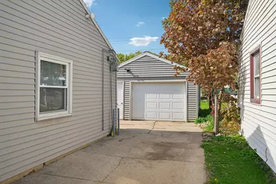 6532 W Euclid Ave, Milwaukee, WI 53219 - Photo 4