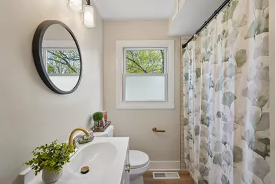 6532 W Euclid Ave, Milwaukee, WI 53219 - Photo 18