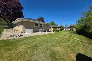 2532 S Seymour Pl, West Allis, WI 53227 - Photo 8