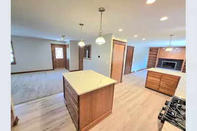 2532 S Seymour Pl, West Allis, WI 53227 - Photo 12