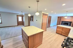 2532 S Seymour Pl, West Allis, WI 53227 - Photo 12