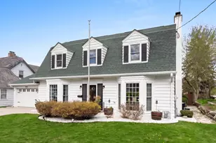 845 N 5th St, Manitowoc, WI 54220 - Photo 2