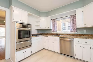 4119 N Woodburn St, Shorewood, WI 53211 - Photo 10