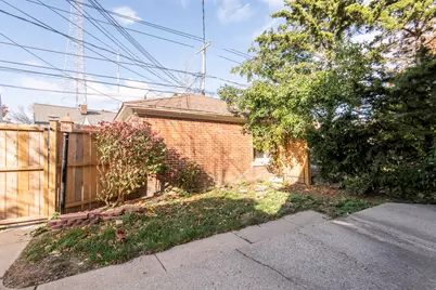 4119 N Woodburn St #4121, Shorewood, WI 53211 - Photo 36