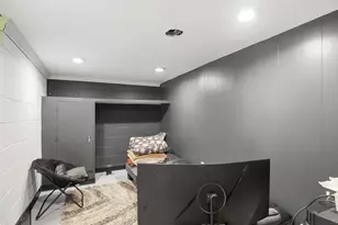 6235 N 95th St, Milwaukee, WI 53225 - Photo 32