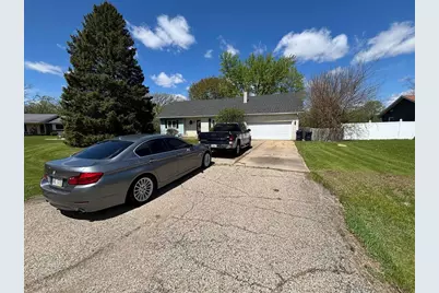 711 E Jonquil Ct, Beloit, WI 53511 - Photo 1