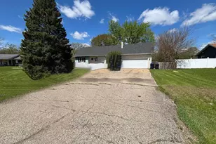 711 E Jonquil Ct, Beloit, WI 53511 - Photo 1