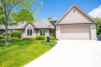 19190  Stonehedge Dr #B, Brookfield, WI 53045 - Photo 24