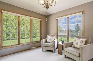 19190 Stonehedge Dr, Brookfield, WI 53045 - Photo 6