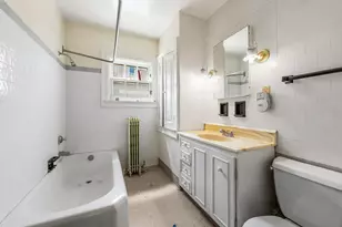 2219 E Belleview Pl, Milwaukee, WI 53211 - Photo 22