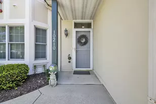 10210 W Deerwood Ln, Franklin, WI 53132 - Photo 4