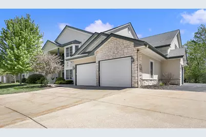 10210 W Deerwood Ln, Franklin, WI 53132 - Photo 6