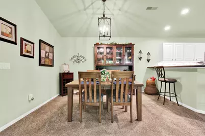 10210 W Deerwood Ln, Franklin, WI 53132 - Photo 14