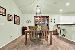 10210 W Deerwood Ln, Franklin, WI 53132 - Photo 14