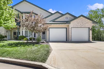 10210 W Deerwood Ln, Franklin, WI 53132 - Photo 2