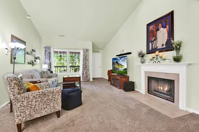 10210 W Deerwood Ln, Franklin, WI 53132 - Photo 10