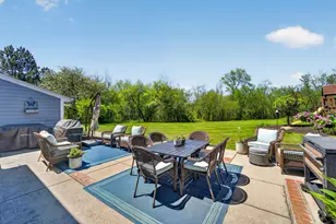 10235 N Range Line Ct, Mequon, WI 53092 - Photo 12