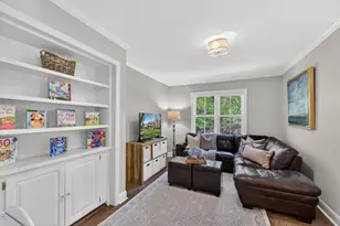 10235 N Range Line Ct, Mequon, WI 53092 - Photo 16