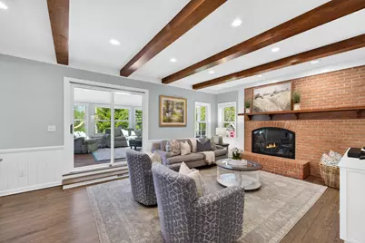 10235 N Range Line Ct, Mequon, WI 53092 - Photo 8