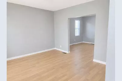 1325  Villa St, Racine, WI 53403 - Photo 6