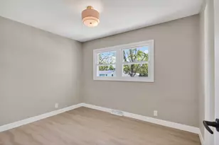 5224 W Luebbe Ln, Milwaukee, WI 53223 - Photo 12