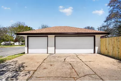 5224 W Luebbe Ln, Milwaukee, WI 53223 - Photo 36