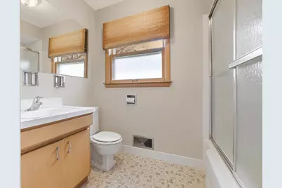 601  Oregon St, Racine, WI 53405 - Photo 18