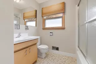 601 Oregon St, Racine, WI 53405 - Photo 18