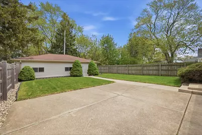 601  Oregon St, Racine, WI 53405 - Photo 16