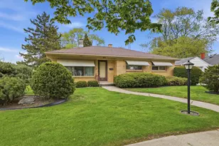 601 Oregon St, Racine, WI 53405 - Photo 1