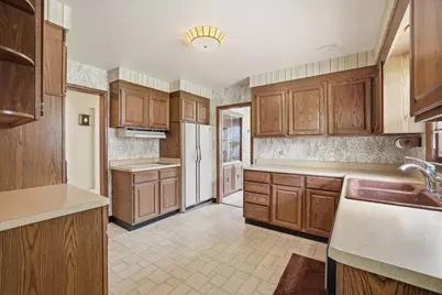 601  Oregon St, Racine, WI 53405 - Photo 12
