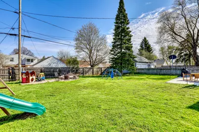 7640 W Clarke St, Wauwatosa, WI 53213 - Photo 4