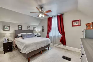 7640 W Clarke St, Wauwatosa, WI 53213 - Photo 18