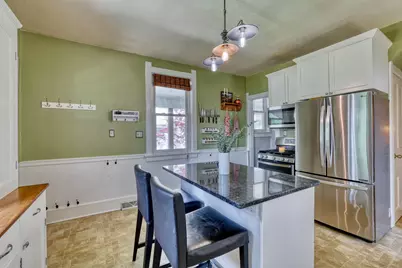 7640 W Clarke St, Wauwatosa, WI 53213 - Photo 14