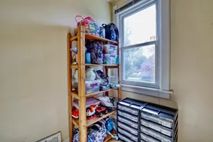 7640 W Clarke St, Wauwatosa, WI 53213 - Photo 16