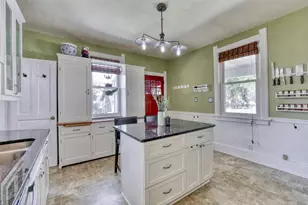 7640 W Clarke St, Wauwatosa, WI 53213 - Photo 12