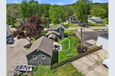520  Freeman St, Genoa City, WI 53128 - Photo 4
