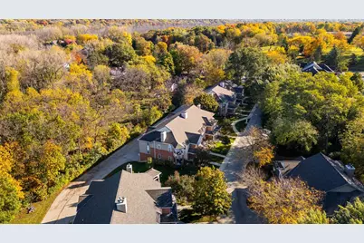 18880  Toldt Woods Dr #7, Brookfield, WI 53045 - Photo 2