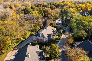 18880 Toldt Woods Dr, Brookfield, WI 53045 - Photo 2