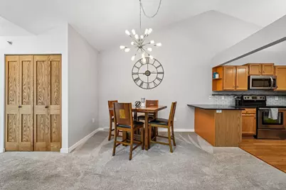 18880  Toldt Woods Dr #7, Brookfield, WI 53045 - Photo 6
