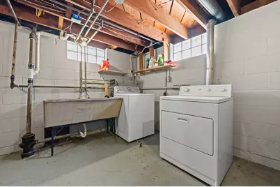320 W Van Norman Ave, Milwaukee, WI 53207 - Photo 20