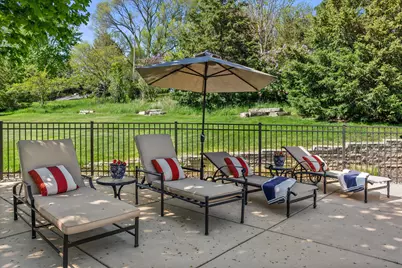 2150  Old Lantern Cir, Delafield, WI 53018 - Photo 4