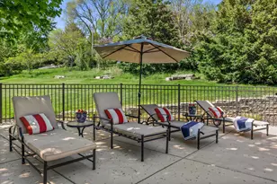 2150 Old Lantern Cir, Delafield, WI 53018 - Photo 4