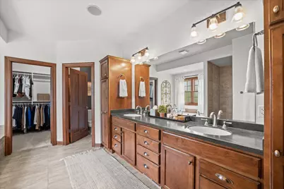 2150  Old Lantern Cir, Delafield, WI 53018 - Photo 36