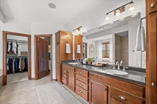 2150 Old Lantern Cir, Delafield, WI 53018 - Photo 36