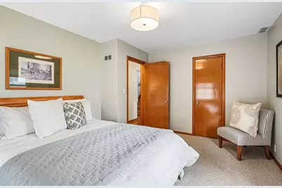 4949 N Idlewild Ave, Whitefish Bay, WI 53217 - Photo 16