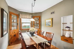 4949 N Idlewild Ave, Whitefish Bay, WI 53217 - Photo 8