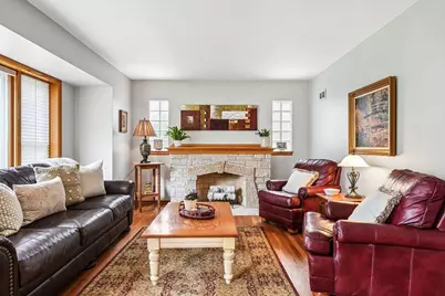 4949 N Idlewild Ave, Whitefish Bay, WI 53217 - Photo 6